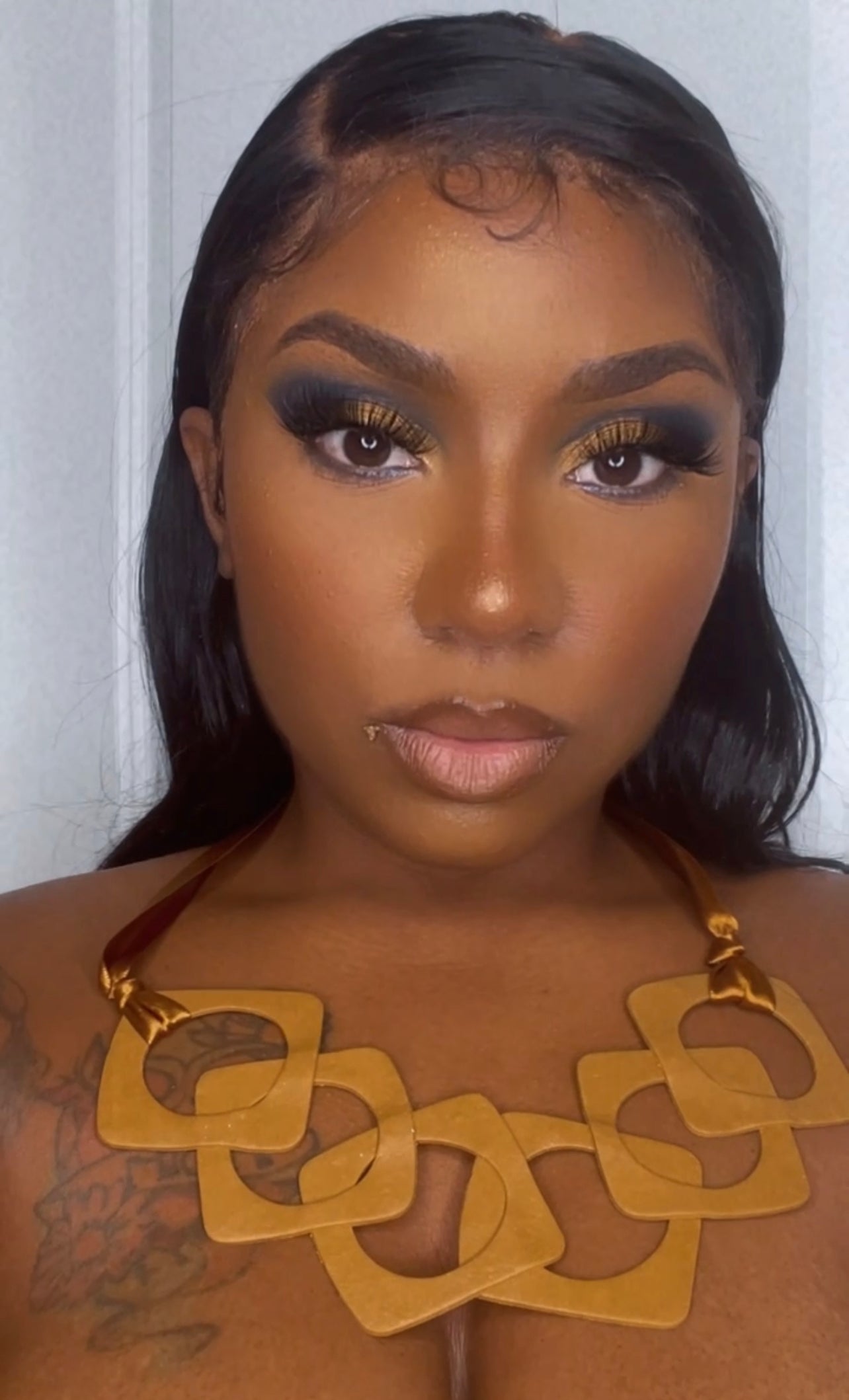 0 nudes necklace