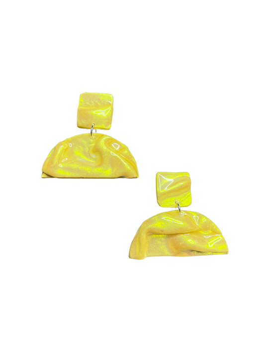 Banana swirl earrings