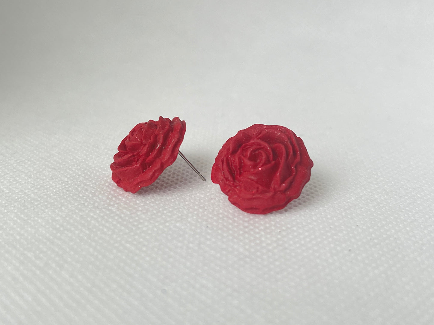 Flower stud earrings