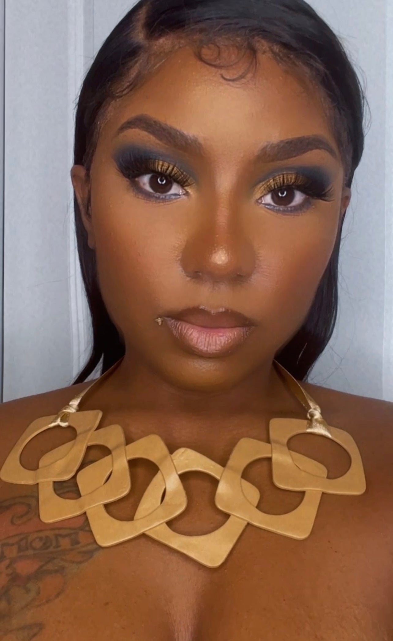 0 nudes necklace