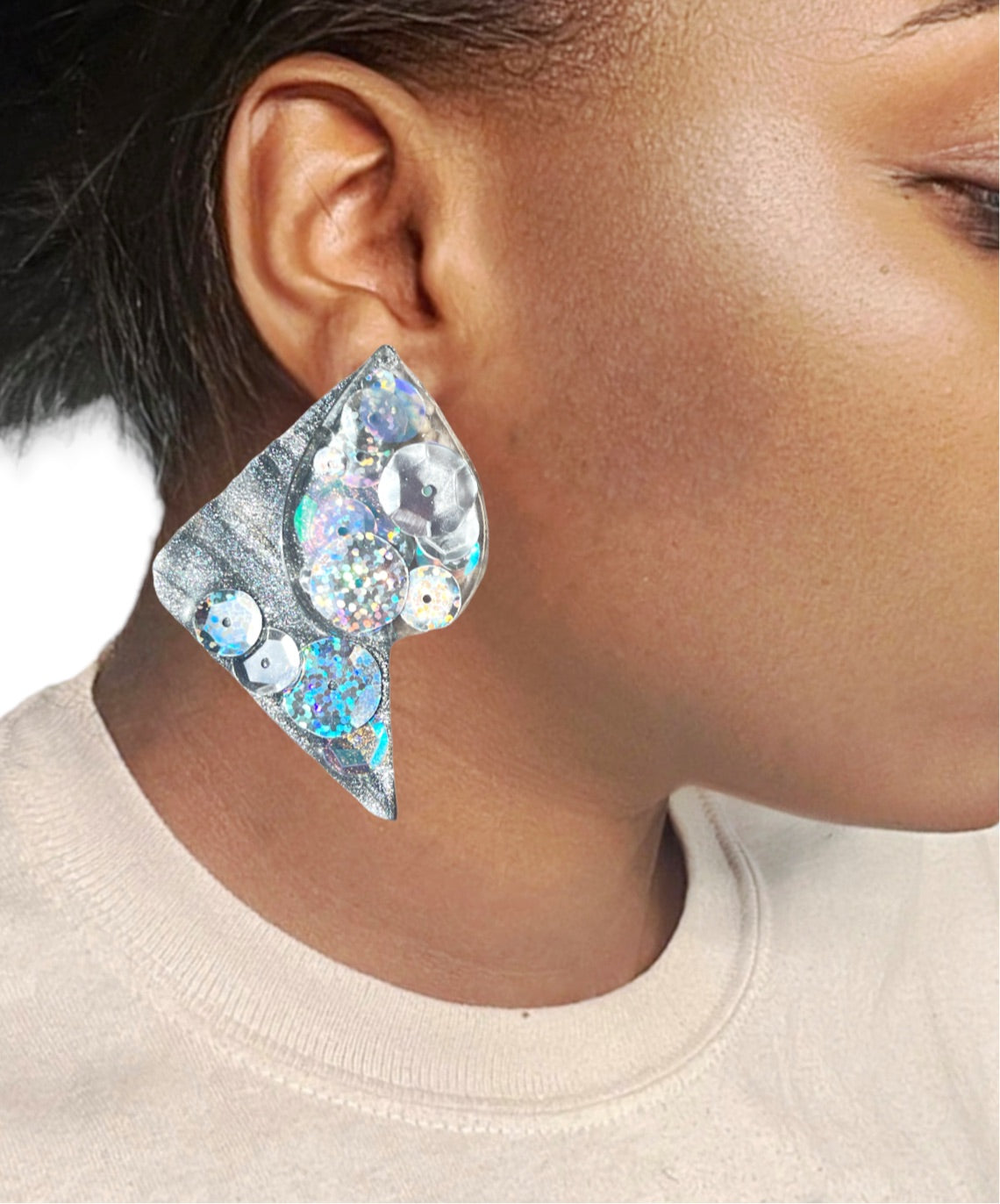 Sequins type earrings