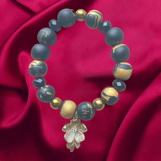 Delicate flower bracelet