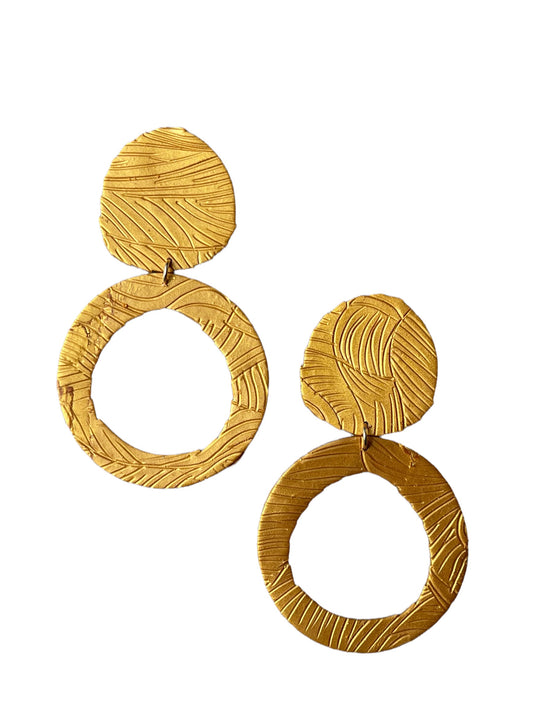 Golden curve earrings