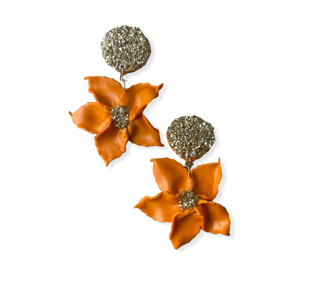 Dangling flower earrings