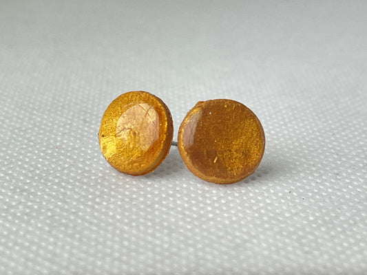 Gold studs